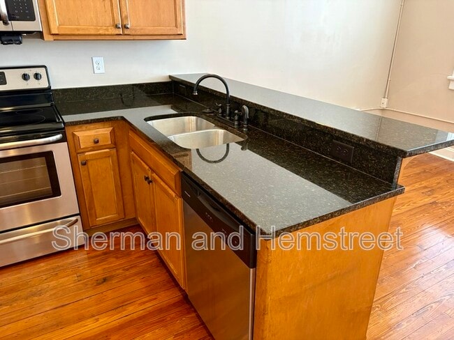 Building Photo - 1204 Broad St