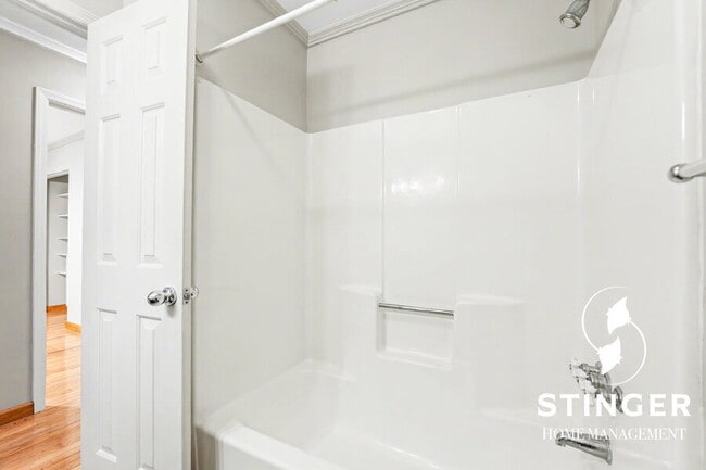 Building Photo - 3 Hilda Ave