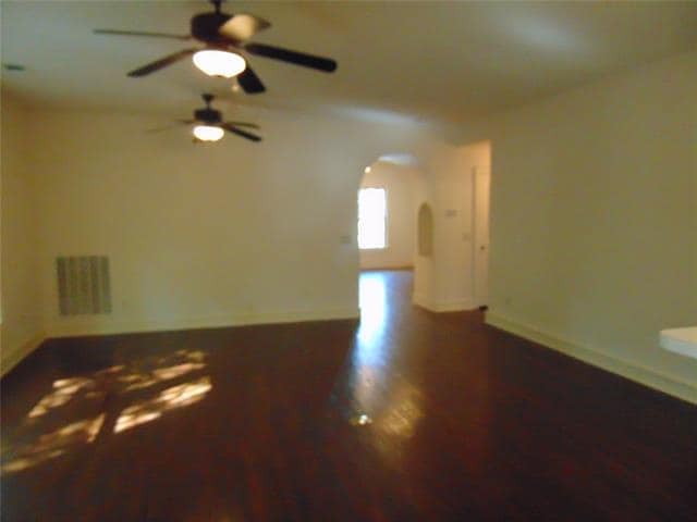Building Photo - 10306 Country Club Dr