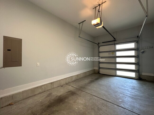 Building Photo - Gorgeous Updated 4 Bedroom Ranch Home