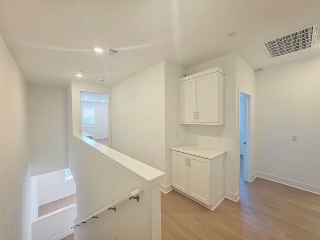 Building Photo - Newly-Buit Home in Great Park