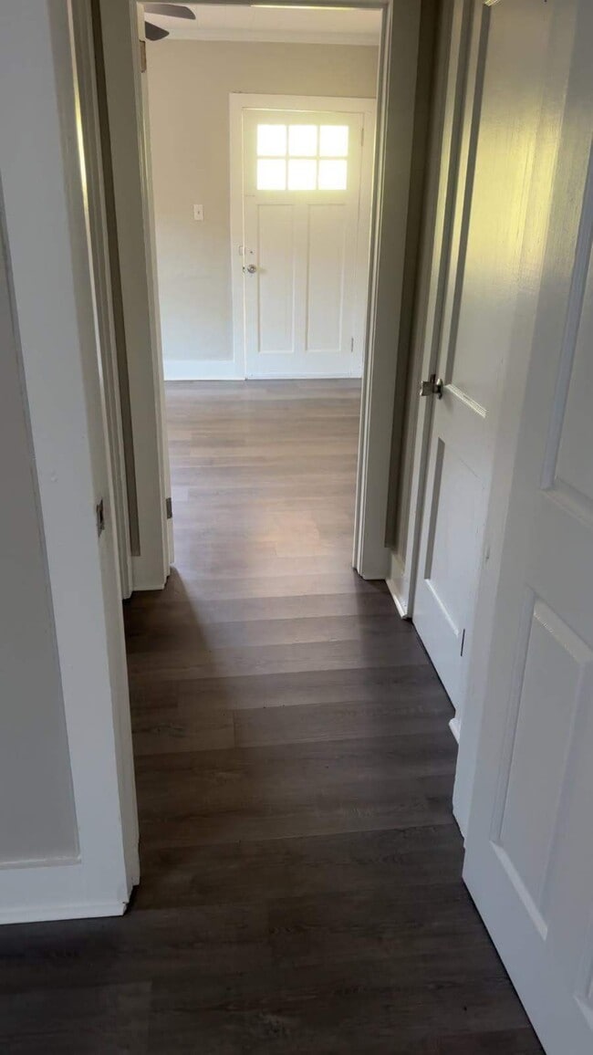 Building Photo - 805 Rountree Ave SE