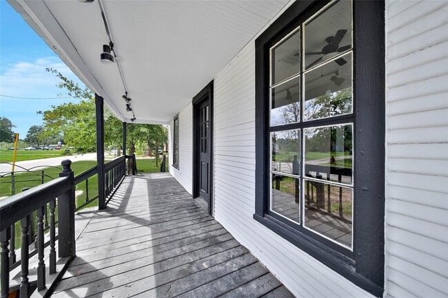 Building Photo - 106 Spring School Rd