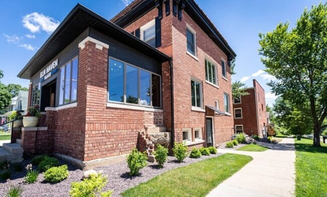 Interior Photo - Elm Haven Place