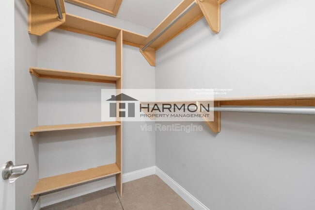 Building Photo - 5326 N Hillside St