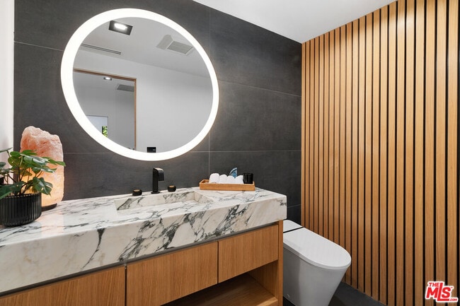 Building Photo - 23283 Erwin St