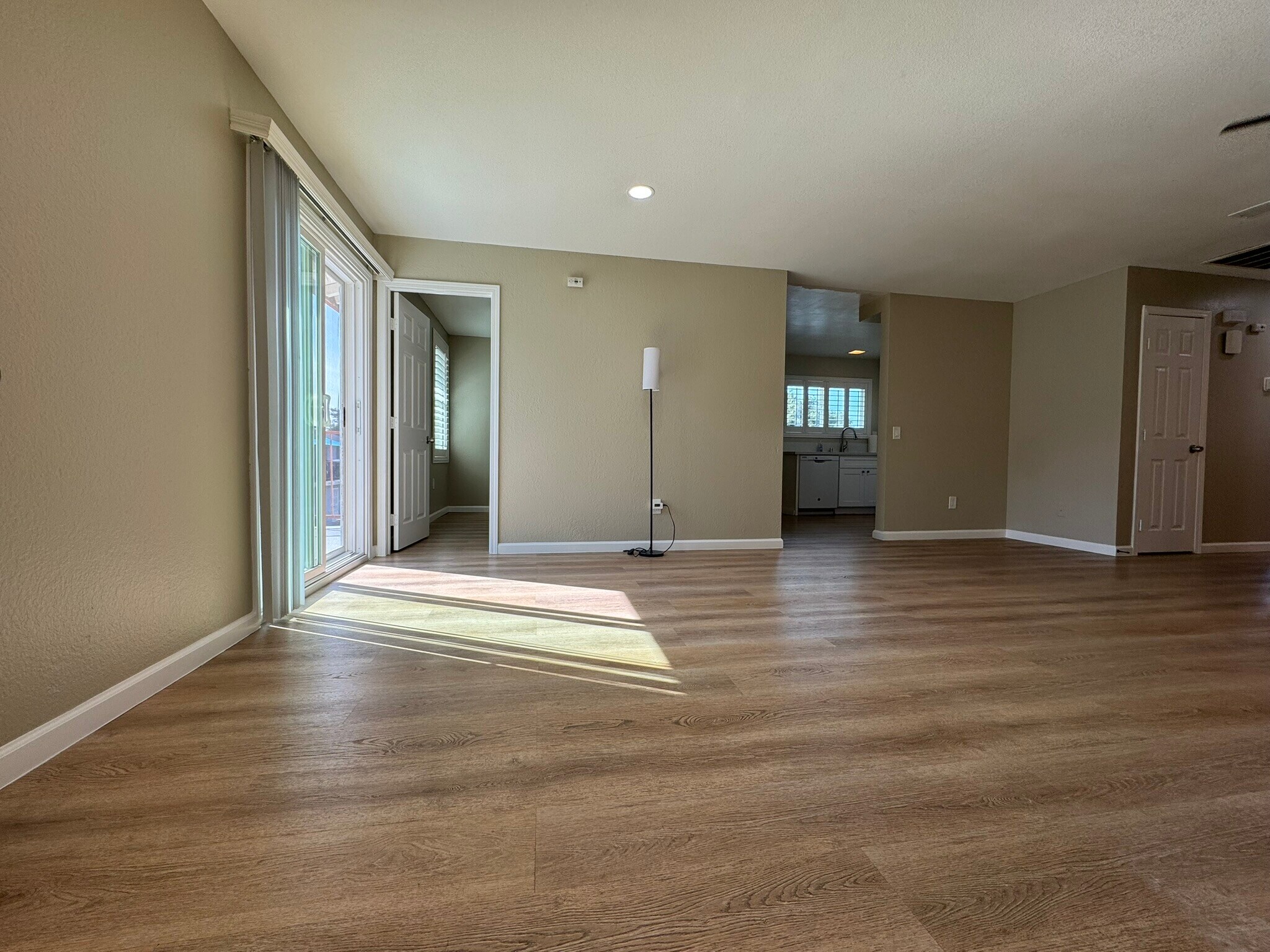 Living Room - 1117 Oxford Dr