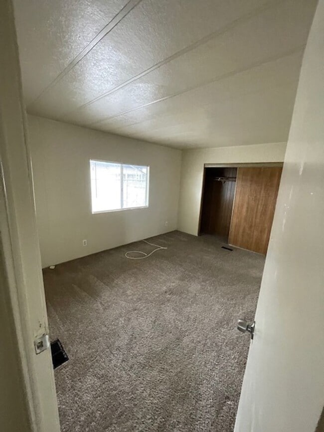 Building Photo - FOR RENT!!!