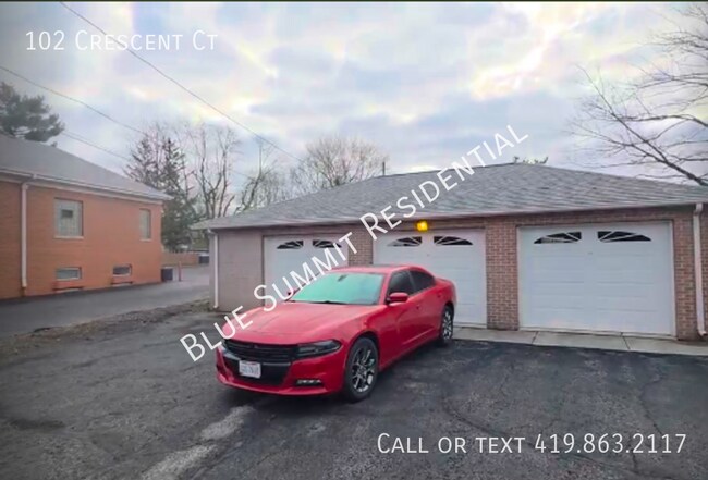 Building Photo - 102 Crescent Ct