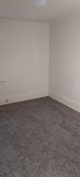 Building Photo - 730 Ashland Ave