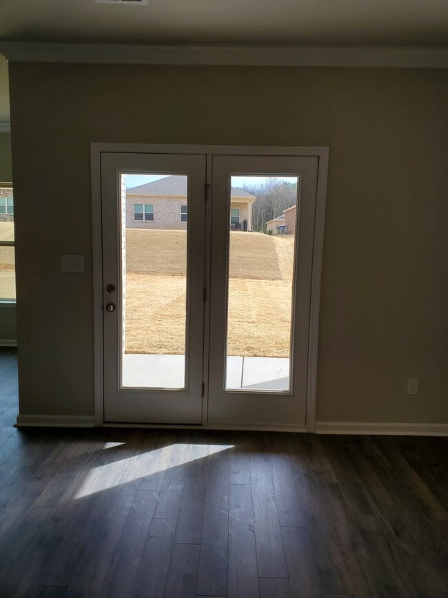 Building Photo - 235 Ivyleaf Dr