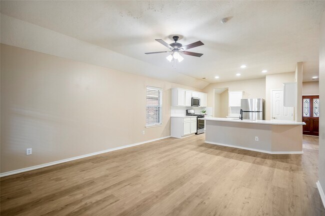 Building Photo - 22 Garden Lodge Pl