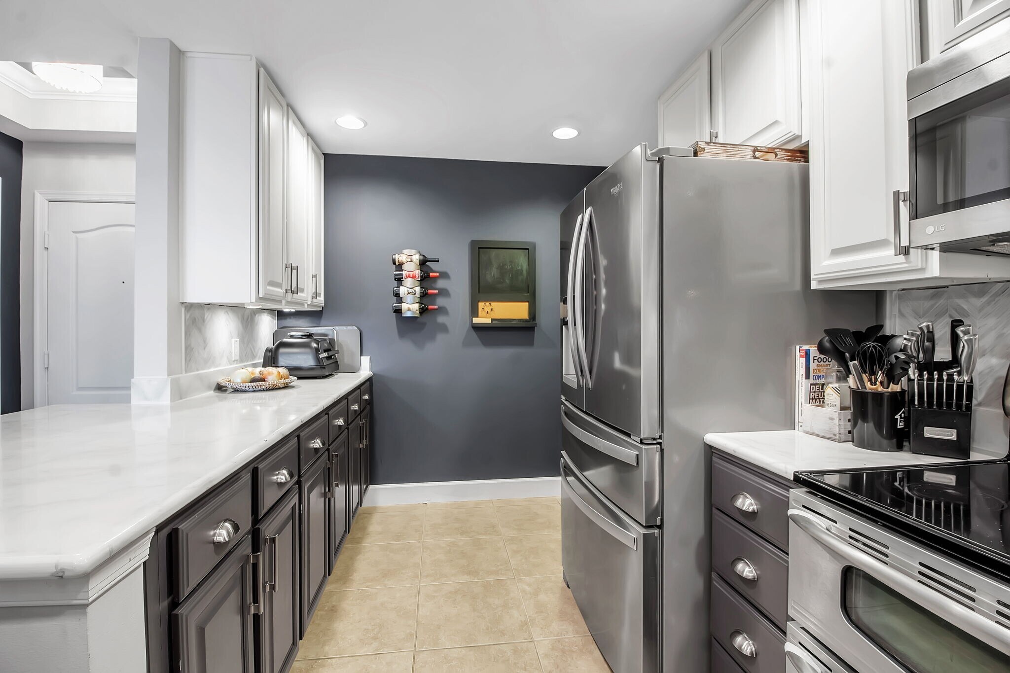 Building Photo - 808 3rd Ave W