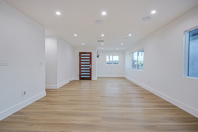 Building Photo - 4573 Triggs St