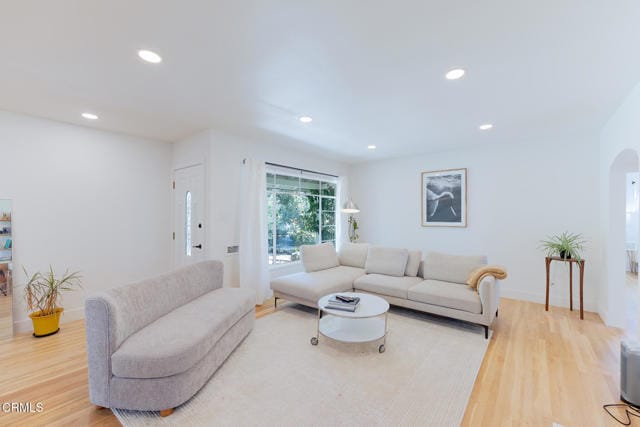 Building Photo - 309 Agnus Dr