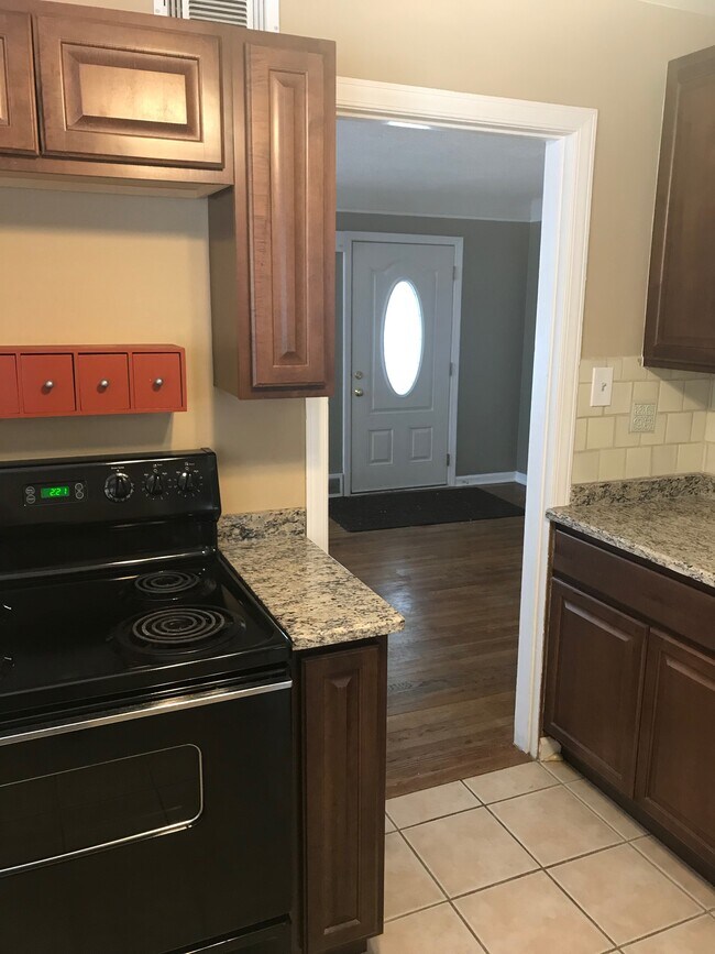 Building Photo - 2326 Barrett Ave