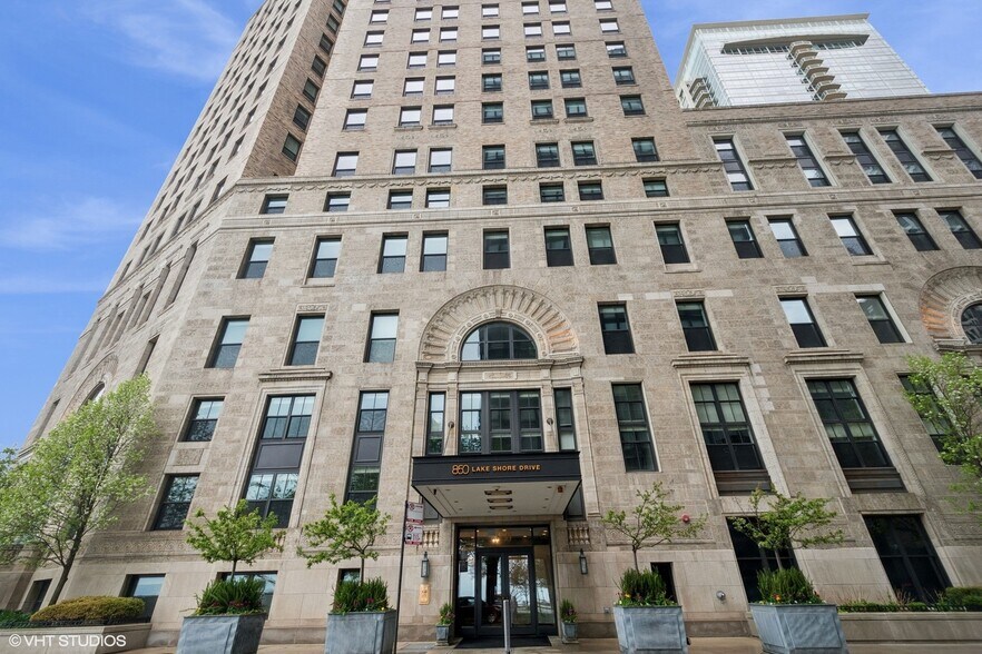 Primary Photo - 850 N Lake Shore Dr