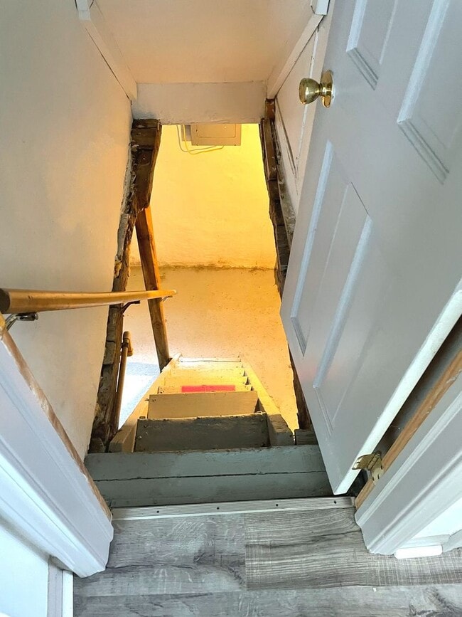 Building Photo - Lovely Two Bedroom House Near Washtenaw Golf Club!