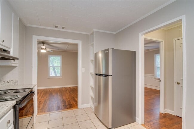 Building Photo - 531 Tubman St