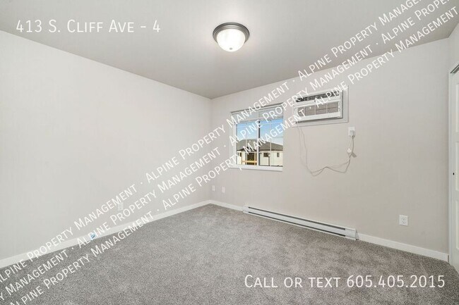 Building Photo - 413 S Cliff Ave