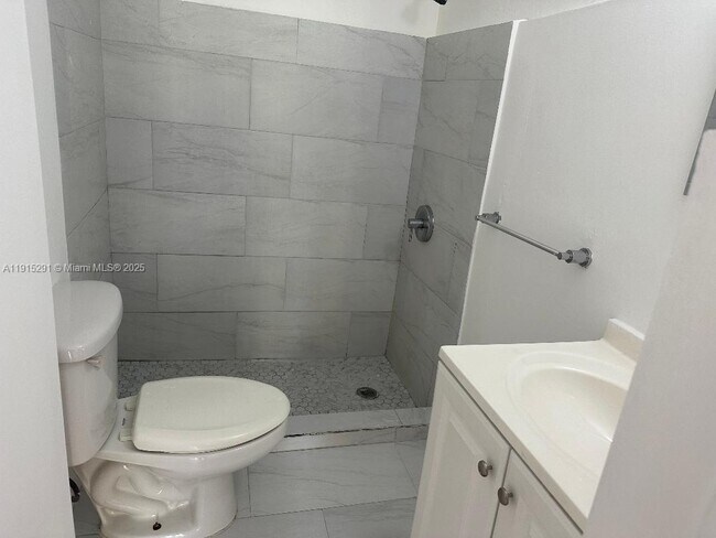 Building Photo - 1293 NE 109th St