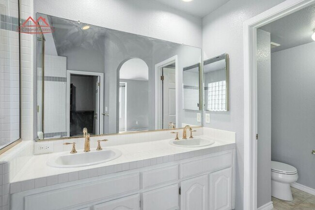 Building Photo - 6497 Hirabayashi Dr