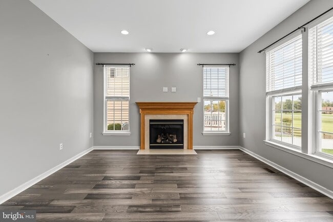 Building Photo - 9343 Morning Walk Dr