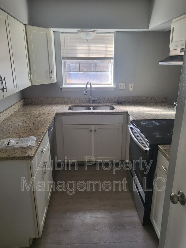 Building Photo - 3759 Maple Leaf Cove
