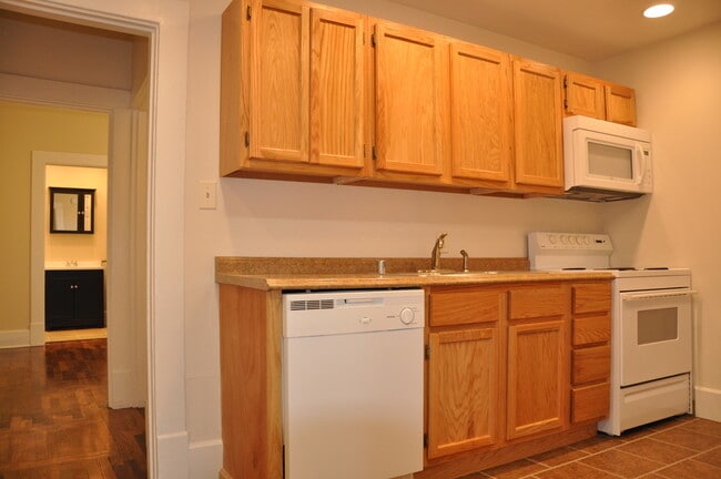Building Photo - Walk to Campus - Pre-Leasing Now for the F...