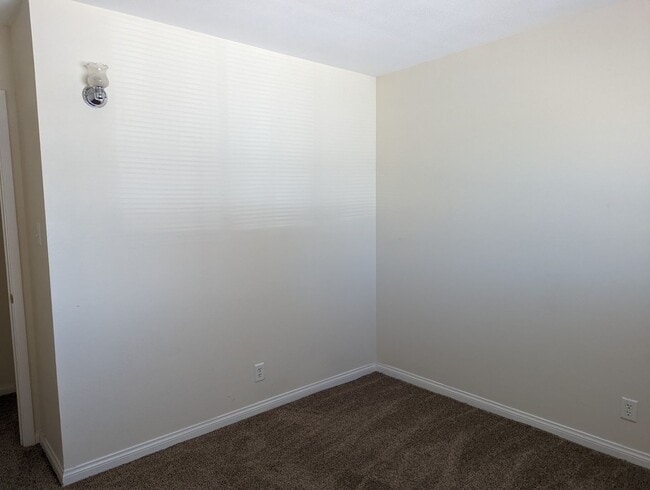 Building Photo - 5429 Mountain View Dr