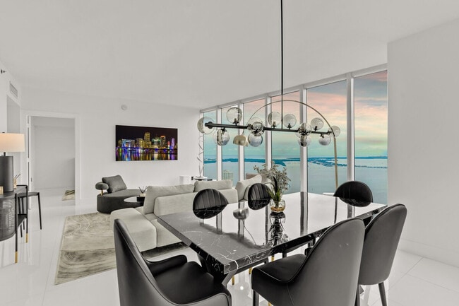 Building Photo - 631 Brickell Ave