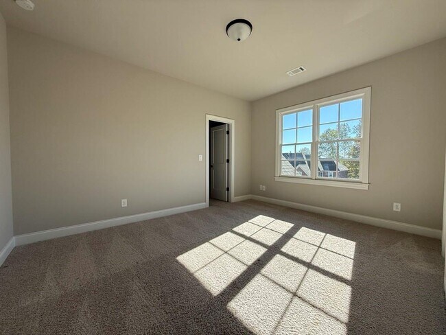 Building Photo - 535 Settles Brook Court