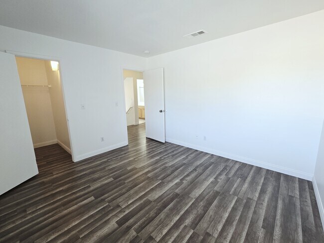 Building Photo - 9433 Valencia Canyon Dr