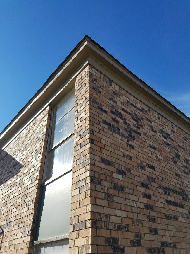 Building Photo - 3405 Range Line Rd