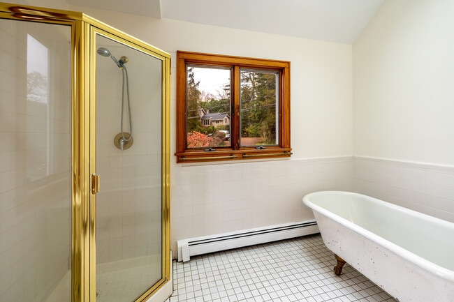 Building Photo - 14 Clearview Terrace