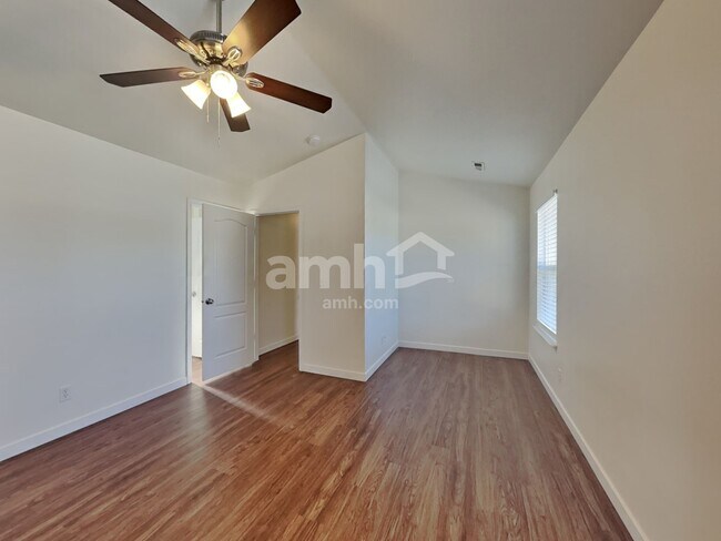 Building Photo - 1405 W Chance Ct