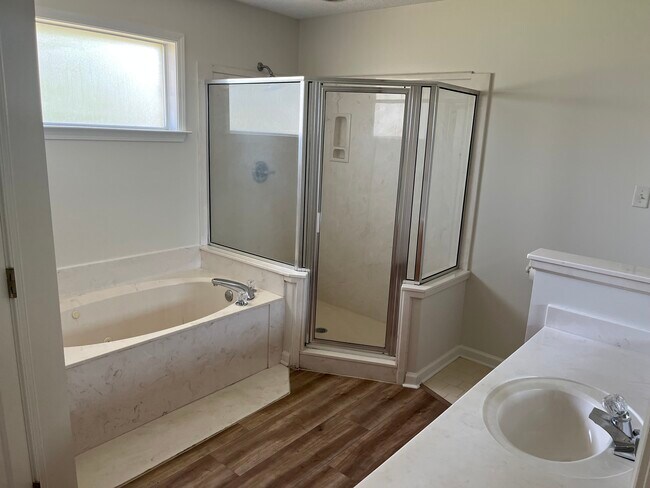 Building Photo - 6884 Seaside Dr