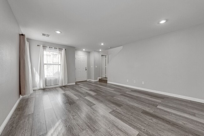 Building Photo - Charming Southwest Las Vegas Home with Open Layout & Prime Location Near the Strip