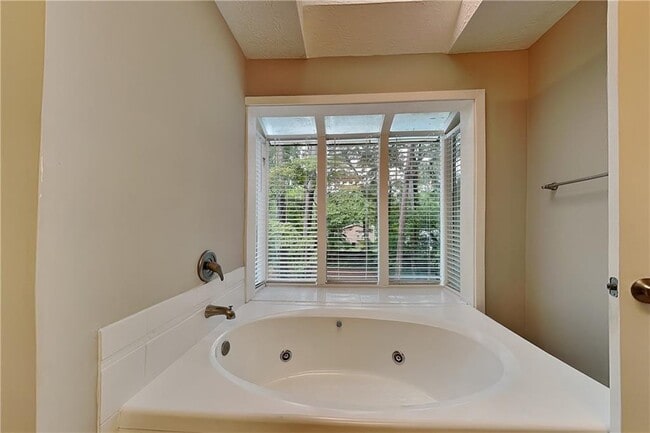 Building Photo - 5142 Manitou Way SW