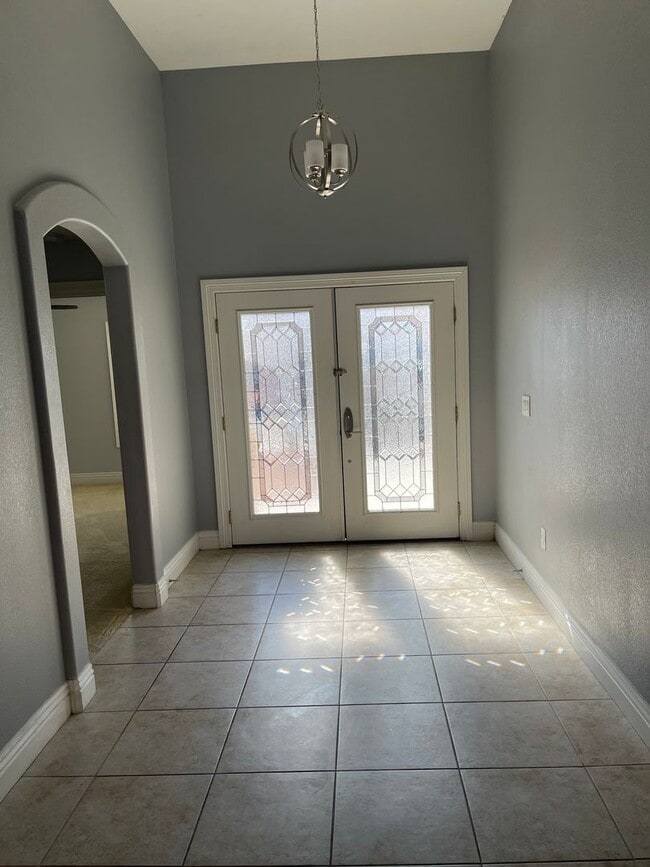 Building Photo - Stunning Single-Story Home with Spa in Gated Community!