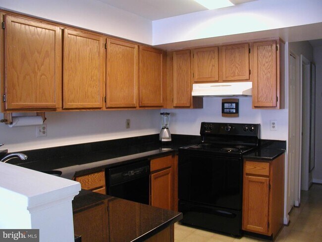 Building Photo - 8686 Manahan Dr