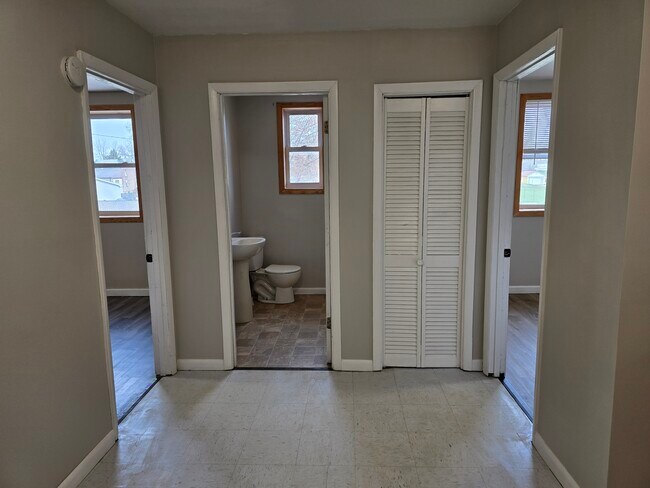 Building Photo - Hamilton Ave