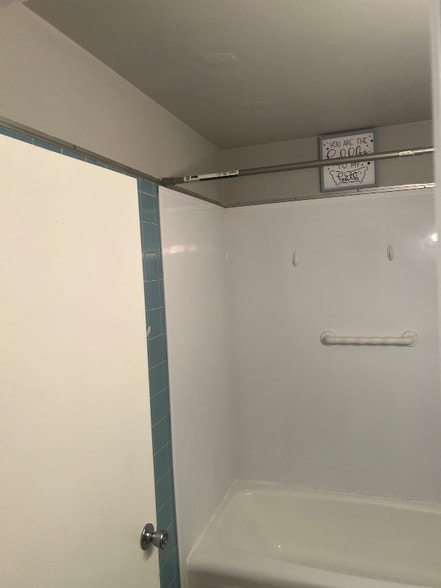 Building Photo - 505 W 53rd Ave