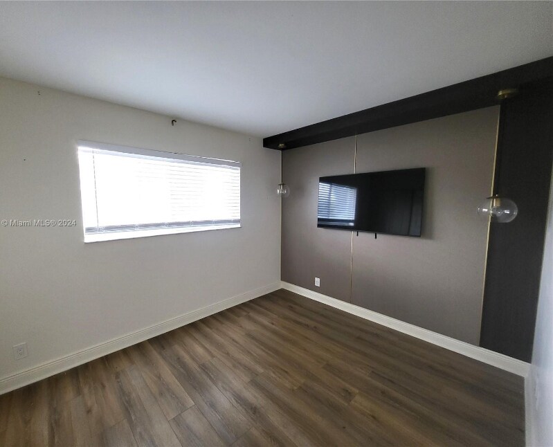 Building Photo - 8610 N Sherman Cir