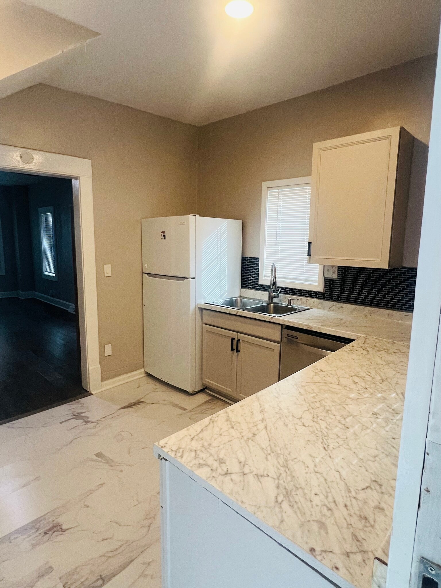 Kitchen - 242 N 8th St