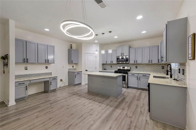 Building Photo - 9776 Ivey Ridge Cir