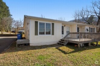 Building Photo - East Asheville Duplex