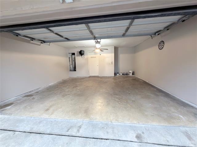 Building Photo - 807 Burr Oak Dr