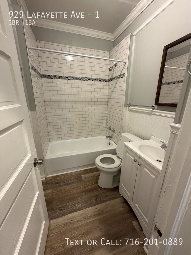 Building Photo - 929 Lafayette Ave