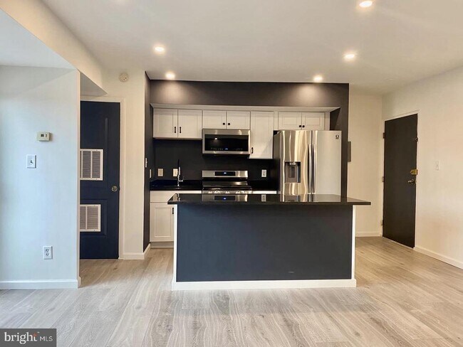 Building Photo - 3408 25th St S